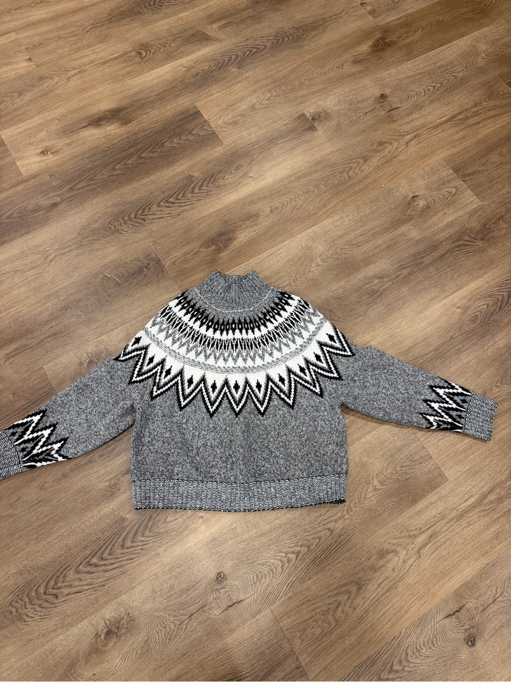Old Navy Gray Fair Isle Mock Neck Sweater with White and Black Pattern